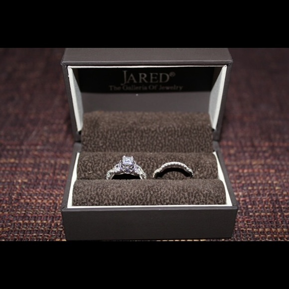 Ring - Picture 8 of 13